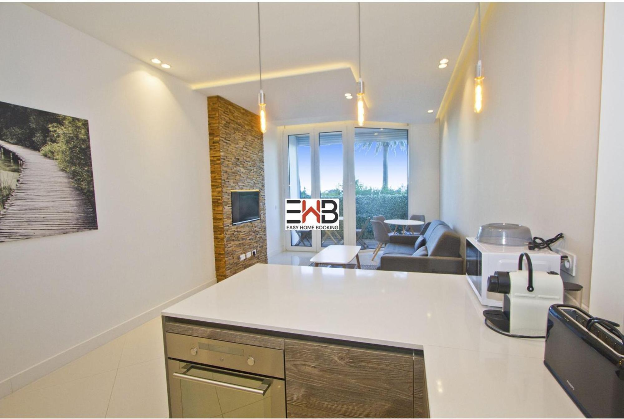 Sea View- Easy Home Booking Ницца Экстерьер фото
